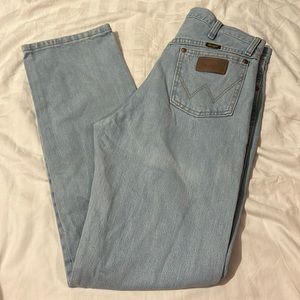 Wrangler light wash 33x34 cowboy cut blue jeans